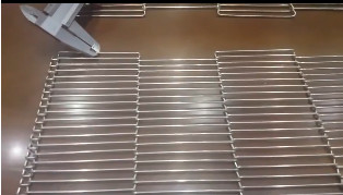 Correia do fio de Mesh Conveyor Belt Metal Steel da corrente da curva da volta AISI304 para o alimento refrigerando