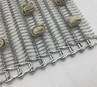 Correia transportadora de desenhos em espinha do fio liso para a indústria refrigerando do pão