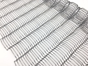 Fio de metal liso de aço inoxidável de Flex Driven Oven Conveyor Belt para o bolo refrigerando