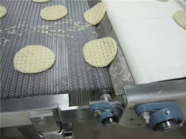 0.5mm-4mm equilibrou SS espirais prendem o forno de túnel de Mesh Belt Conveyor For Bakery 8